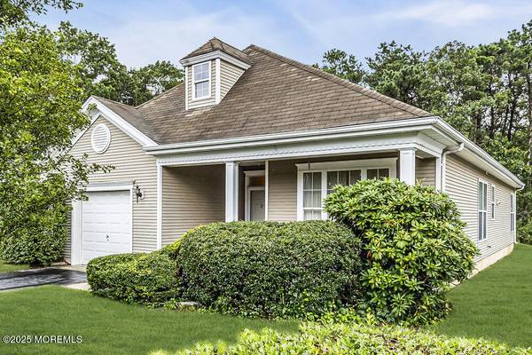 123 Golden Seasons Drive, Lakewood, NJ 08701
