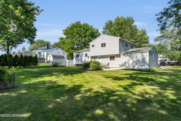 Belford, NJ 07718,520 East Road