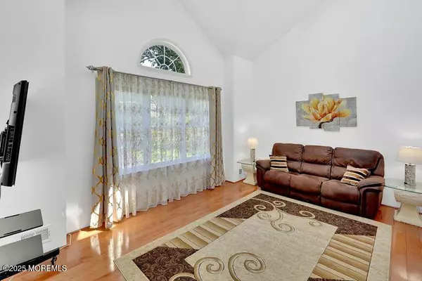 Howell, NJ 07731,389 Aldrich Road