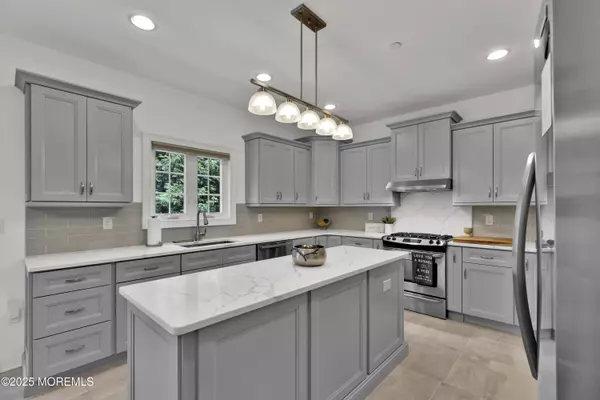 Aberdeen, NJ 07747,59 White Oak Lane