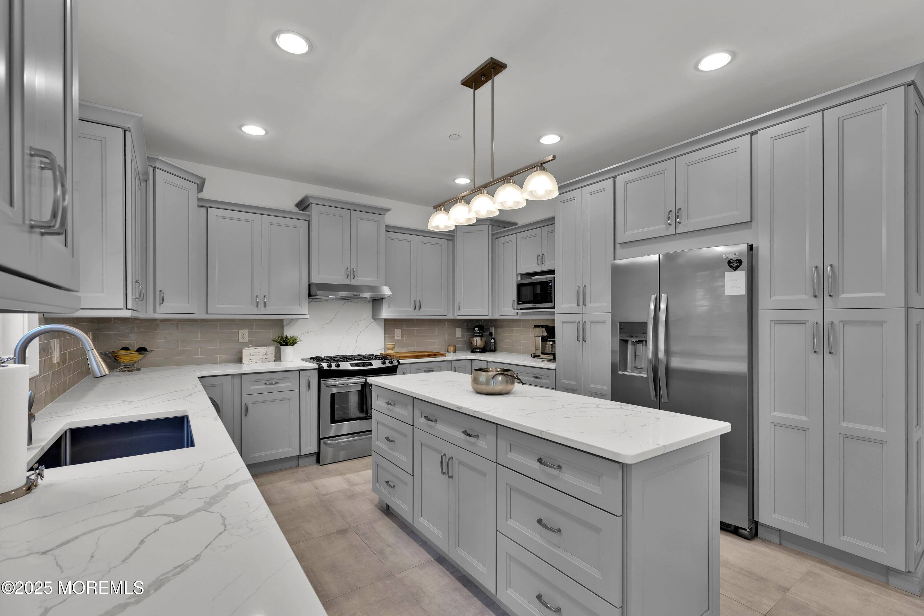 Aberdeen, NJ 07747,59 White Oak Lane