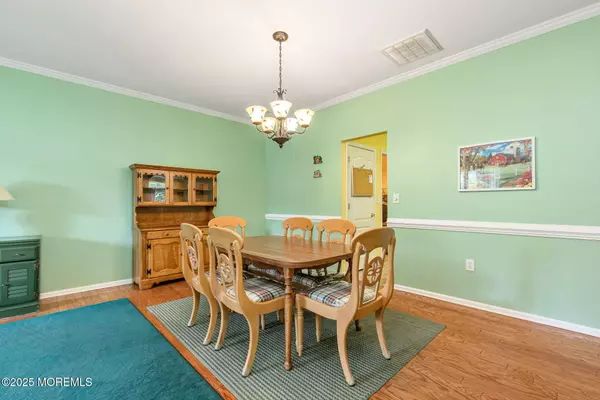 Lakewood, NJ 08701,47 Golden Willows Avenue