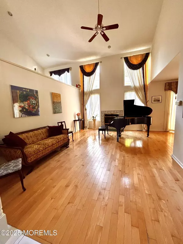 Holmdel, NJ 07733,85 Mira Vista Court