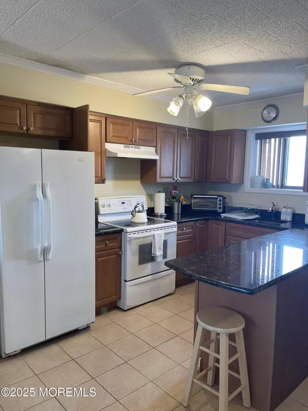 Seaside Heights, NJ 08751,51 Hiering Avenue #B 16