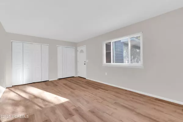 Brick, NJ 08724,8 Debbie Drive
