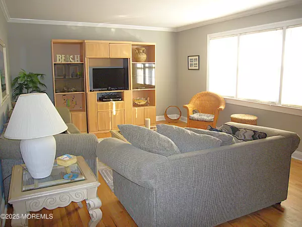 Sea Bright, NJ 07760,1201 Ocean Avenue #82