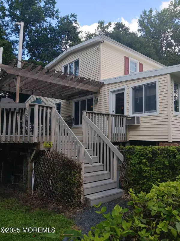 Cream Ridge, NJ 08514,106 Holmes Mill Road