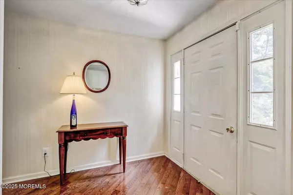 Howell, NJ 07731,356 Herbertsville Road