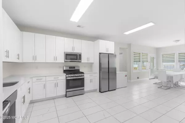 Lakewood, NJ 08701,78 Edgecomb Avenue
