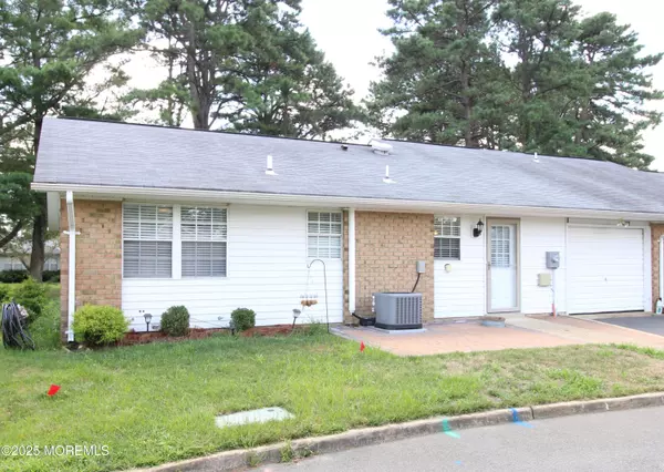 61 Cambridge Circle #B, Manchester, NJ 08759