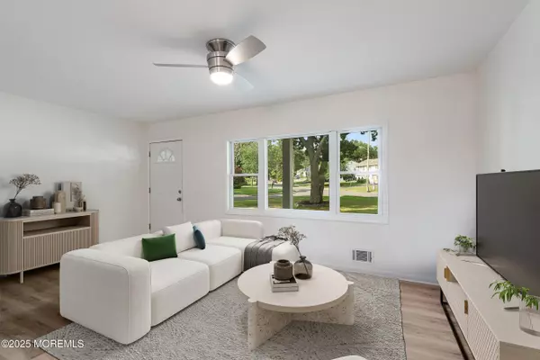 Toms River, NJ 08753,585 Fawn Drive