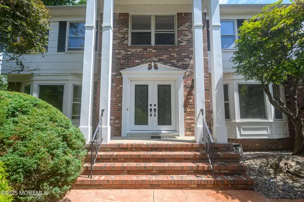 Manalapan, NJ 07726,30 Shilling Road