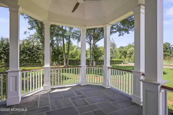 Rumson, NJ 07760,4 Club Way