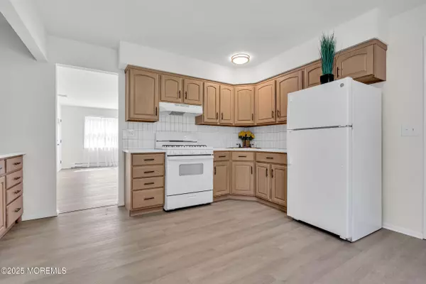 Toms River, NJ 08755,21 Sweet Williams Court