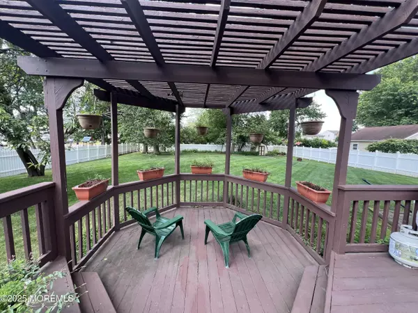 Clark, NJ 07066,172 Lexington Boulevard