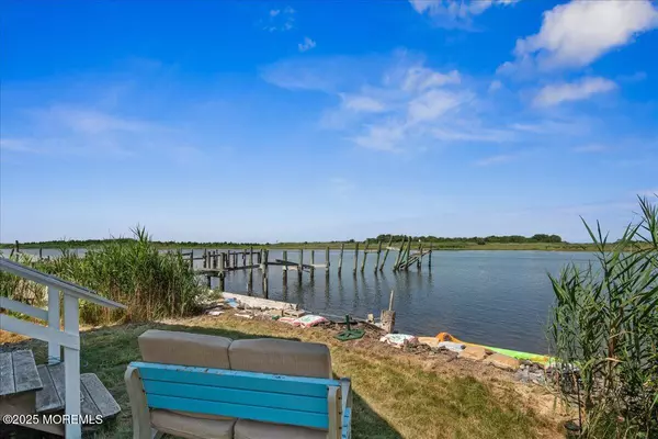 Manahawkin, NJ 08050,4 1st Street
