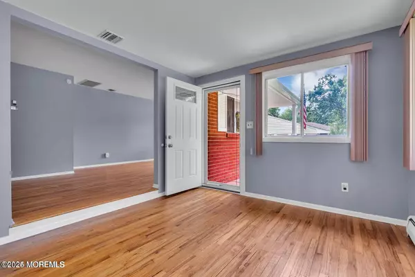 Manchester, NJ 08759,9 Dove Street #C