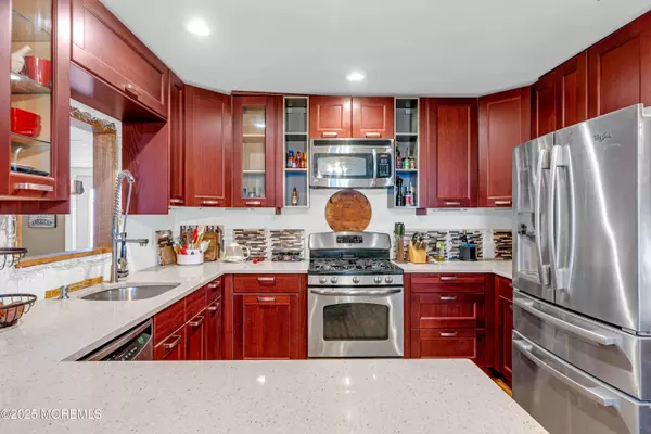Keansburg, NJ 07734,64 Roland Street