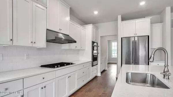 Atlantic Highlands, NJ 07716,502 Central Avenue