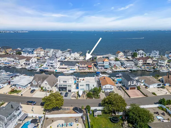 Toms River, NJ 08753,596 Bayview Drive