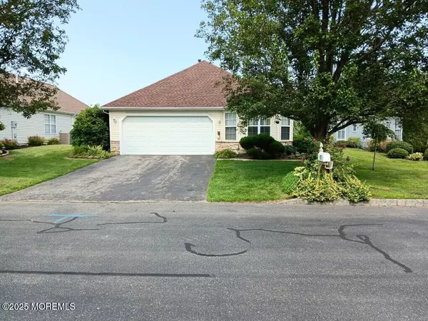 Lakewood, NJ 08701,17 Wellington Lane