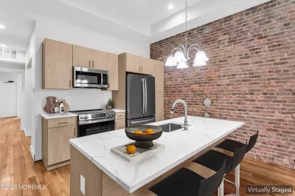 Red Bank, NJ 07701,7 Broad Street #2