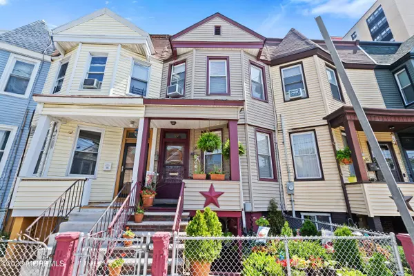 Jersey City, NJ 07305,22 Bartholdi Avenue