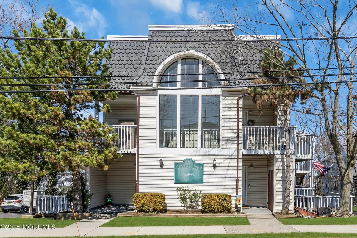 Highlands, NJ 07732,100 Navesink Avenue #9