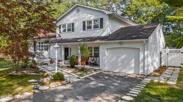 Toms River, NJ 08753,27 Squire Court