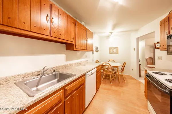 Manalapan, NJ 07726,178 Amberly Drive #K