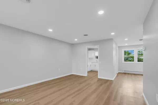 Whiting, NJ 08759,29 Hummingbird Lane