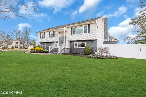 Eatontown, NJ 07724,54 Mindy Lane