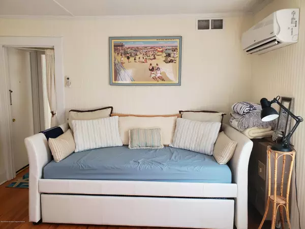 Ocean Grove, NJ 07756,6 Webb Avenue ##6