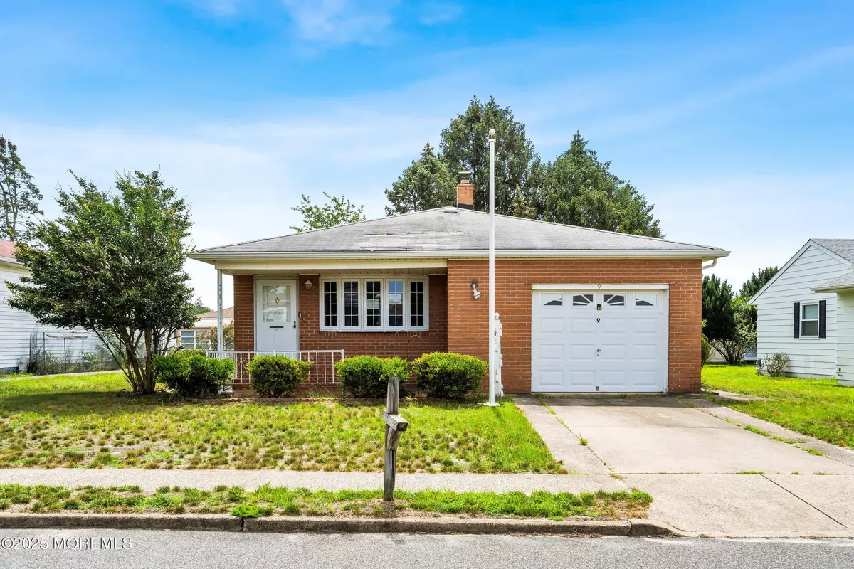Toms River, NJ 08757,9 Santa Fe Court