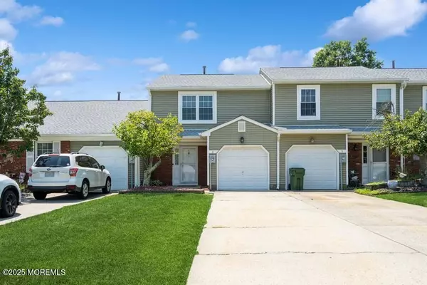 Eatontown, NJ 07724,3 Birch Lane