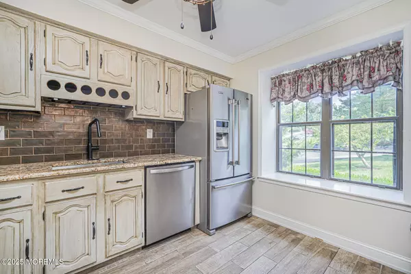 Aberdeen, NJ 07747,195 Kinnoll Hill Court