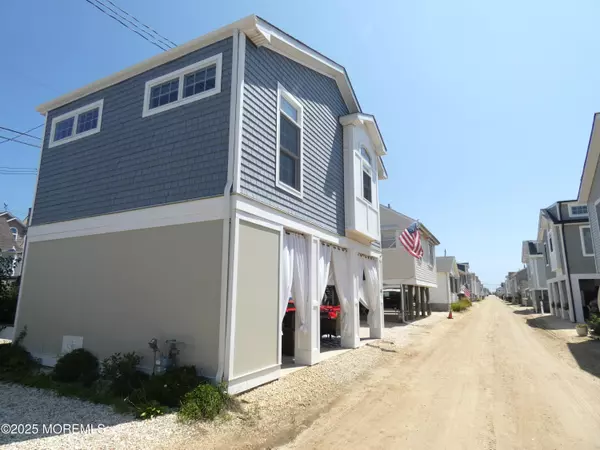 Lavallette, NJ 08735,122 W Tarpon Way