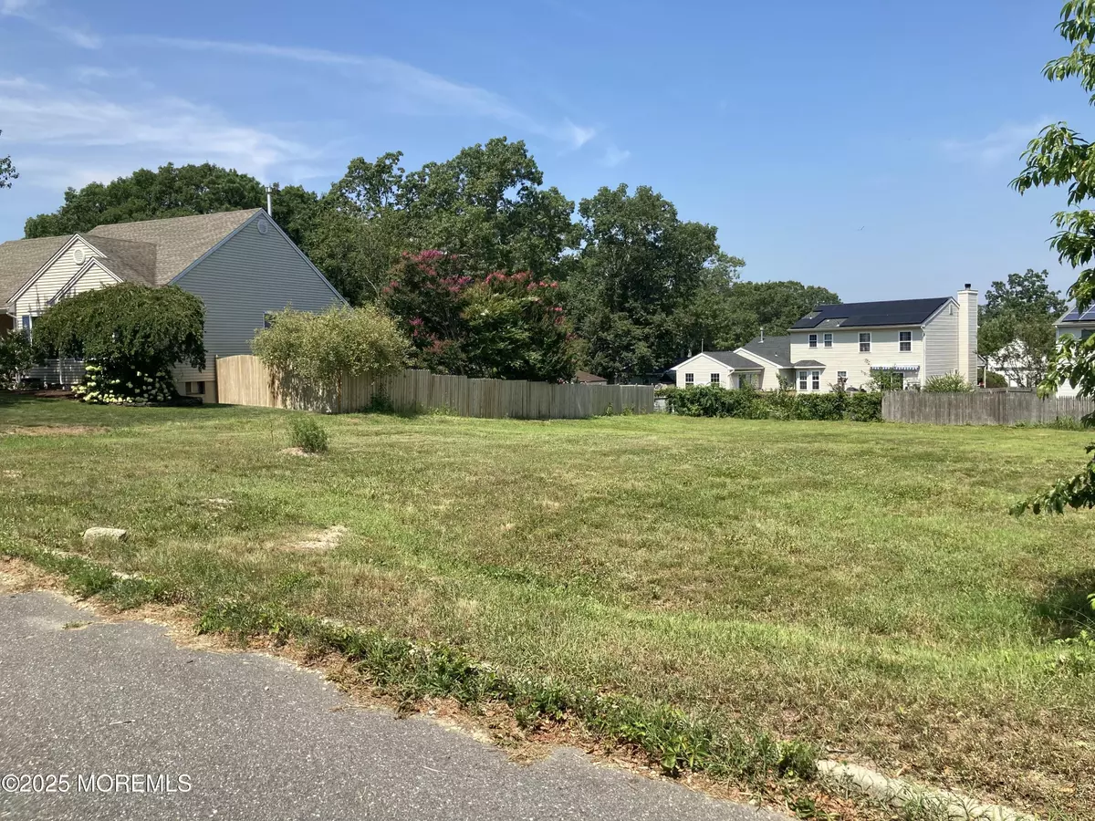 Manahawkin, NJ 08050,282 Float Avenue