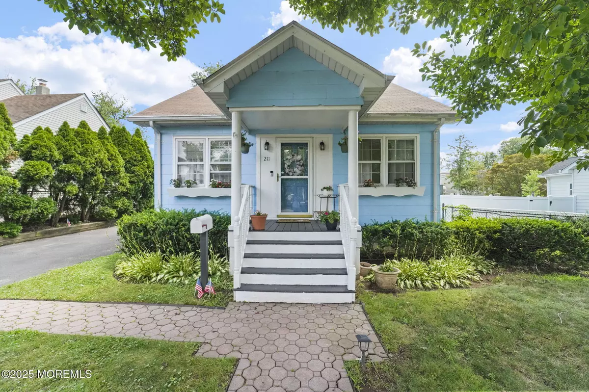 South Bound Brook, NJ 08880,211 Howard Avenue