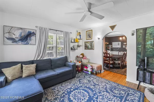 South Bound Brook, NJ 08880,211 Howard Avenue