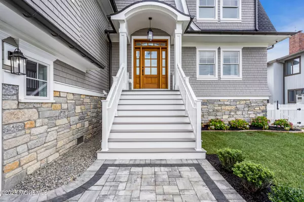 Mantoloking, NJ 08738,122 Squan Beach Drive
