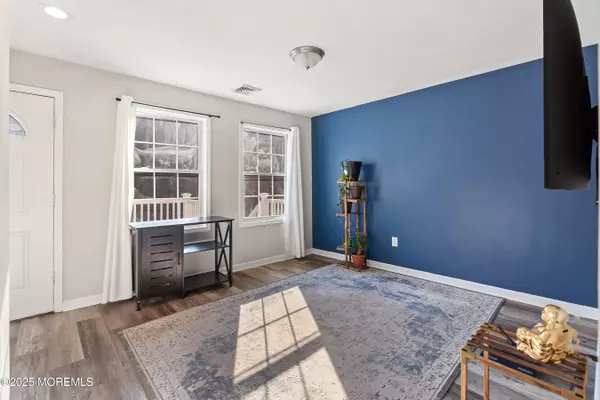 Forked River, NJ 08731,483 Lake Barnegat Drive S