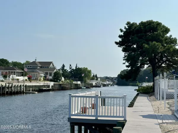Manahawkin, NJ 08050,124 Lee Drive