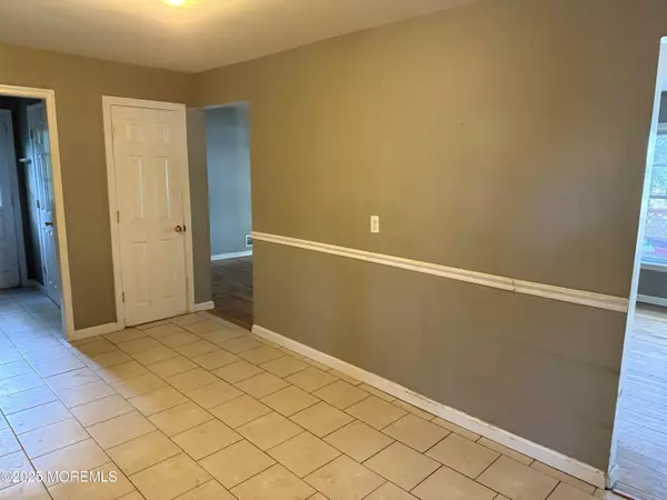 Lakehurst, NJ 08733,15 Lakeshore Drive