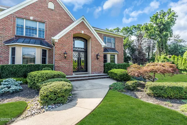 Holmdel, NJ 07733,9 Boxwood Terrace