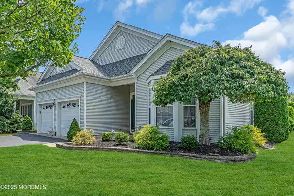 Lakewood, NJ 08701,3 Heathersway Court