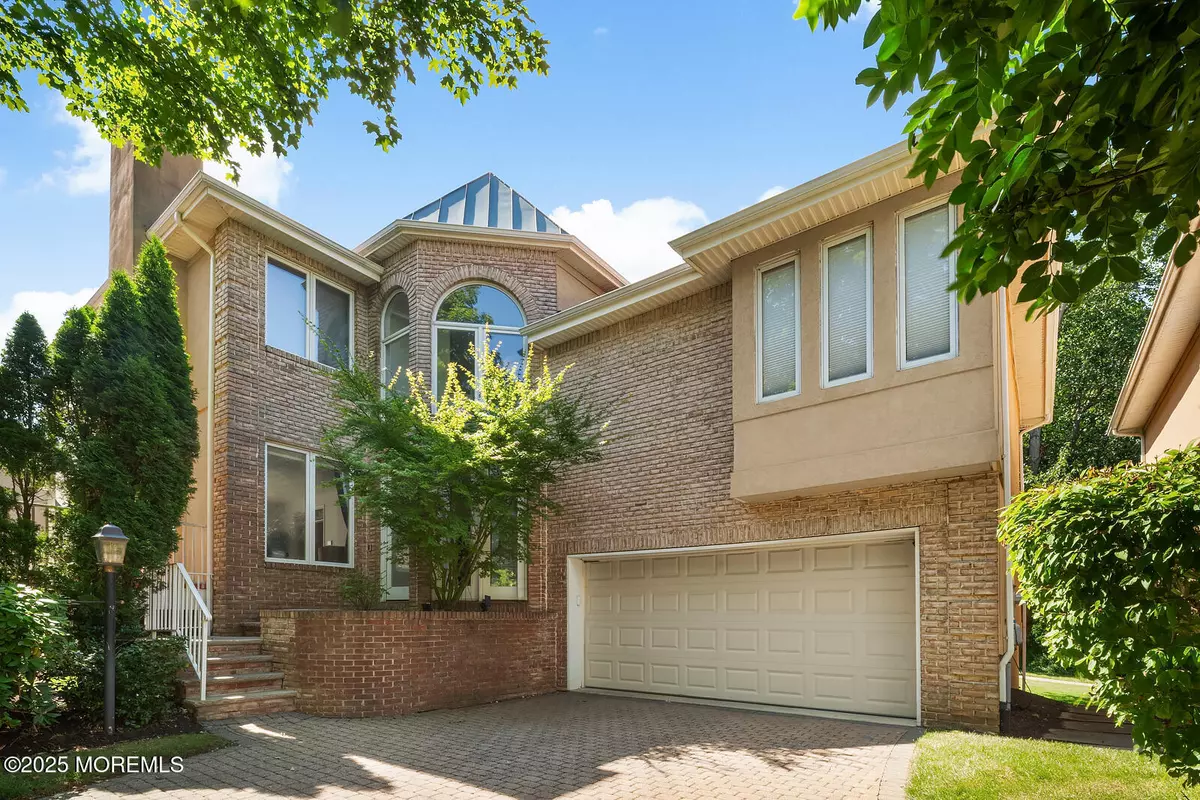 Holmdel, NJ 07733,237 Grand Cypress Court