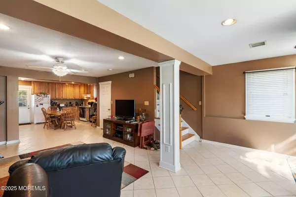 Keyport, NJ 07735,362 Broadway #A
