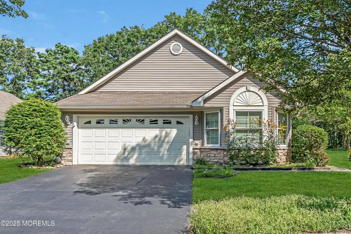 Lakewood, NJ 08701,1 Winding River Road