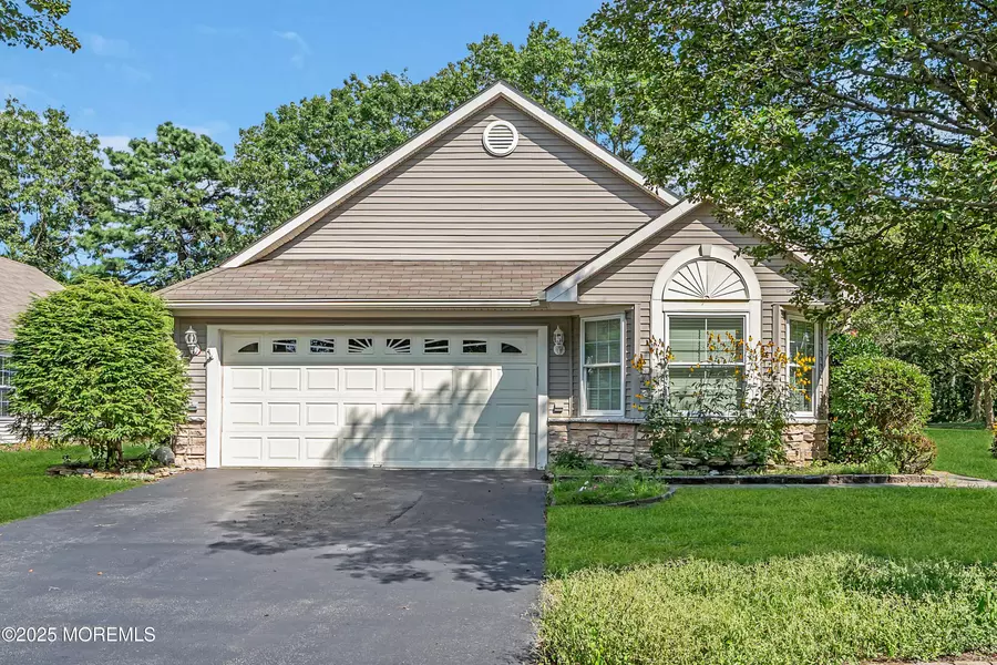 1 Winding River Road, Lakewood, NJ 08701
